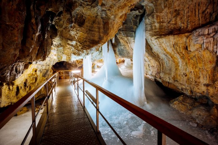 5 nádherných slovenských jaskýň, ktoré stoja za návštevu