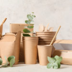 Eko obaly a drevený riadu majú blízko k prírode