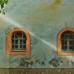 Pleseň na zateplenej fasáde rodinného domu